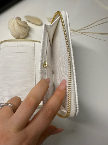 Portafoglio con zip A7