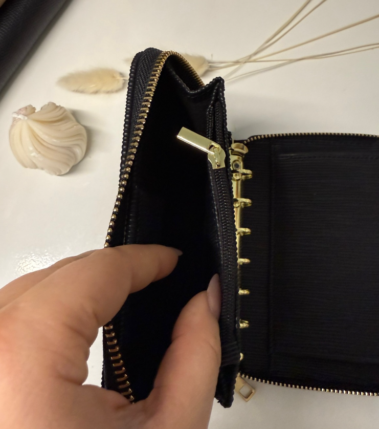 Portafoglio con zip A7