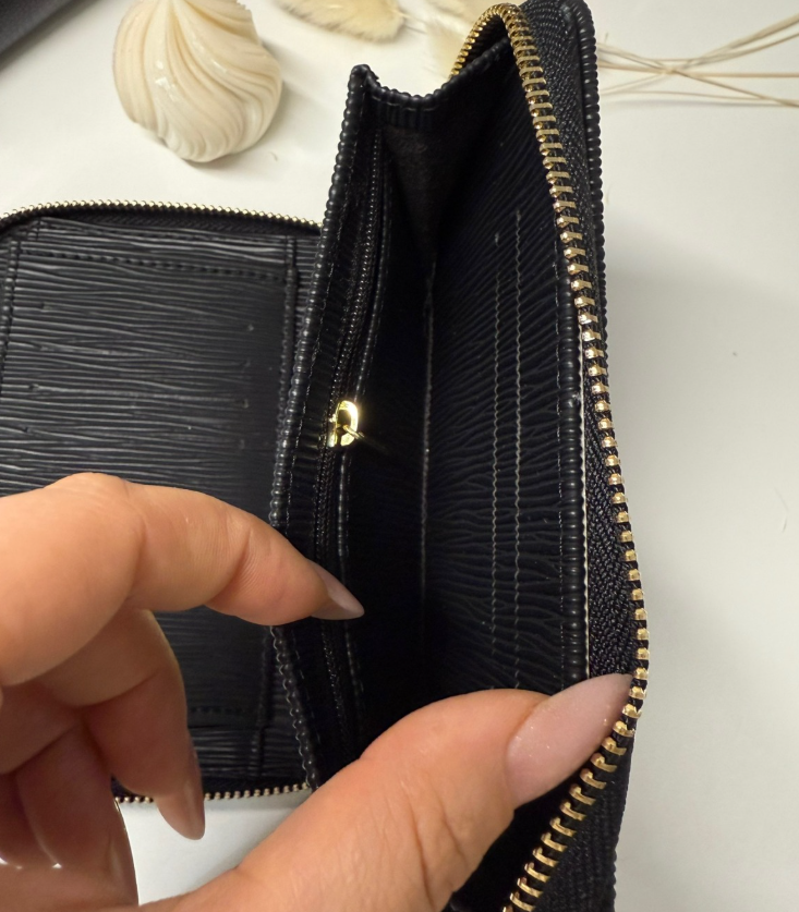 Portafoglio con zip A7